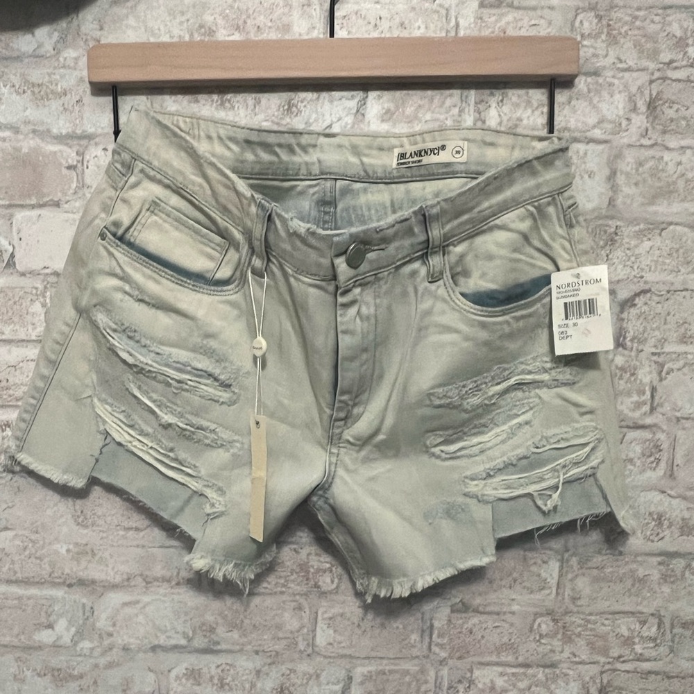 NWT BLANKNYC  Tomboy Short. Size 30. 100% cotton.